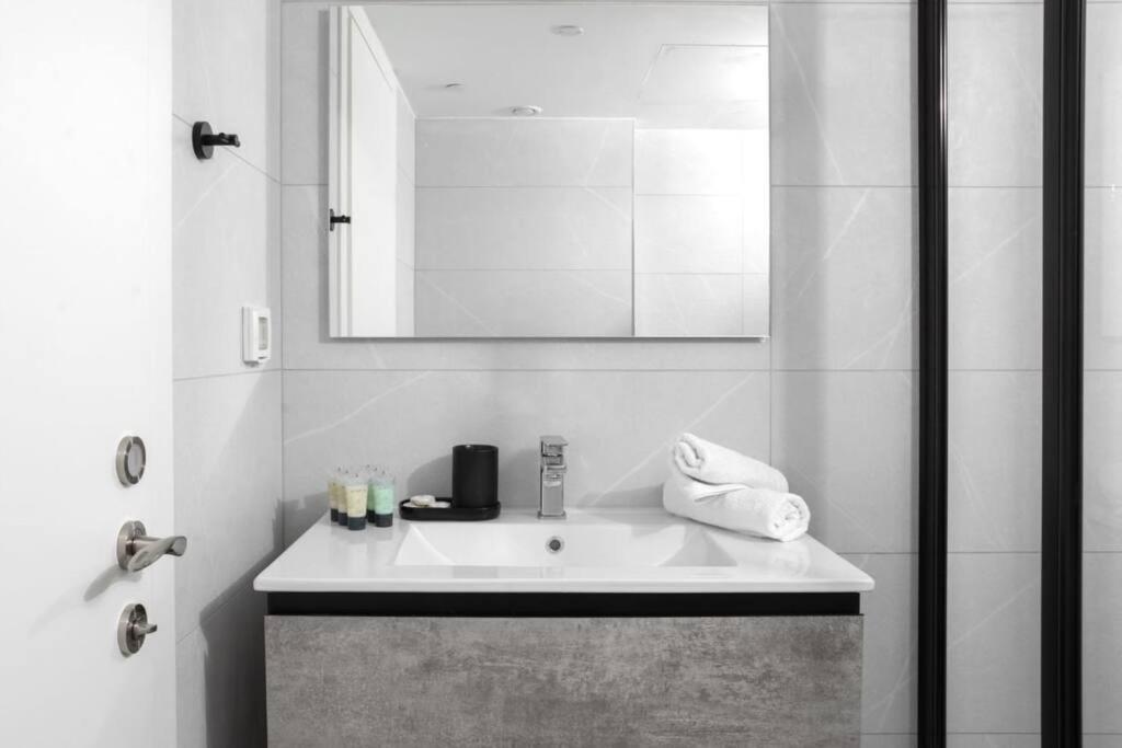 דירה בקומפלקס עם בריכה 100 מטר מהים - By Edom Apartment Eilat